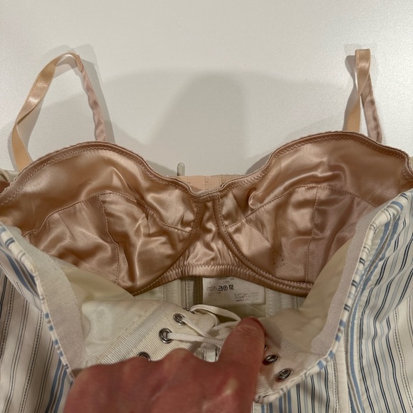 Vintage Dolce & Gabbana corset - Picture 3 of 9